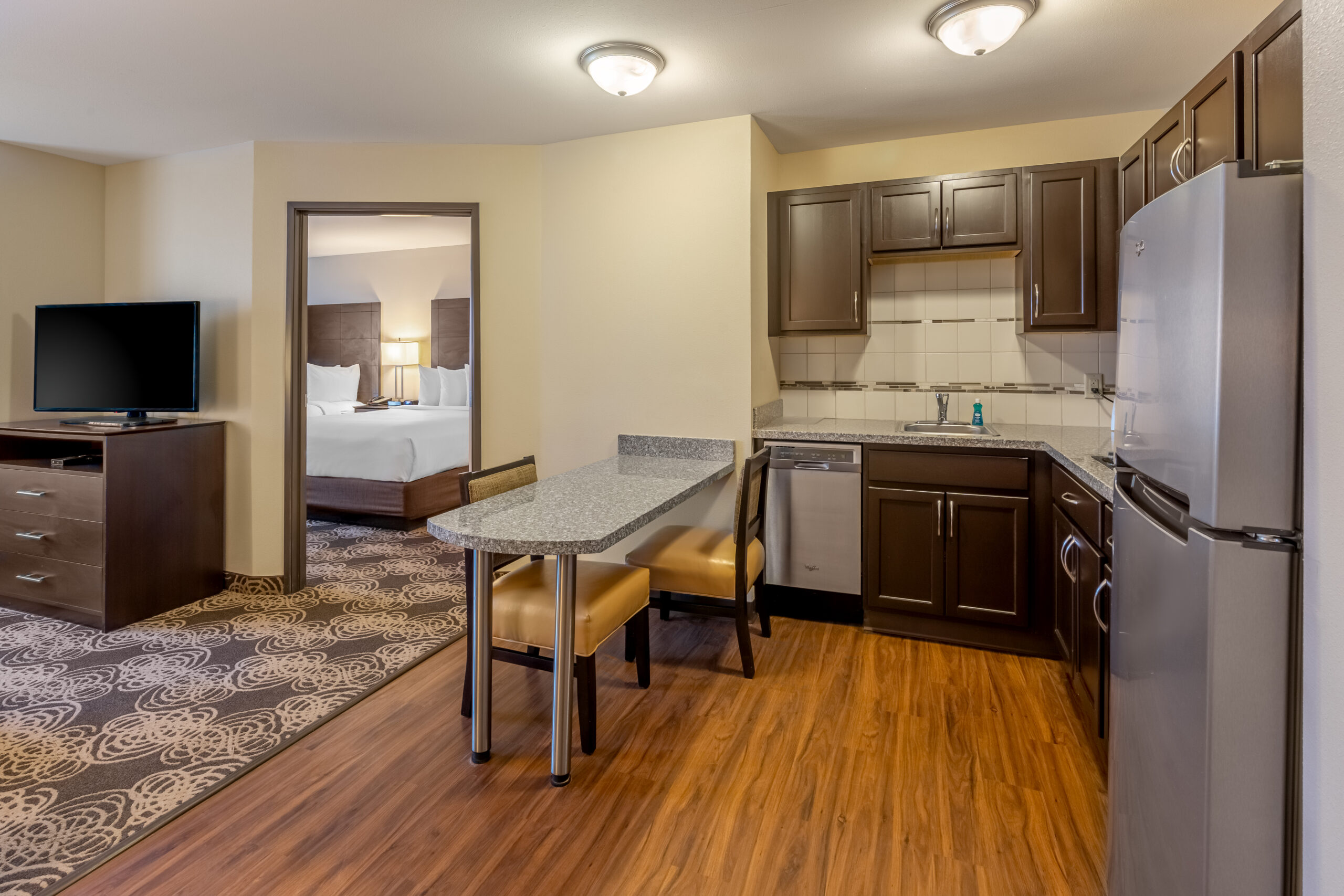 Landmark Suites_Double Queen Suite_1