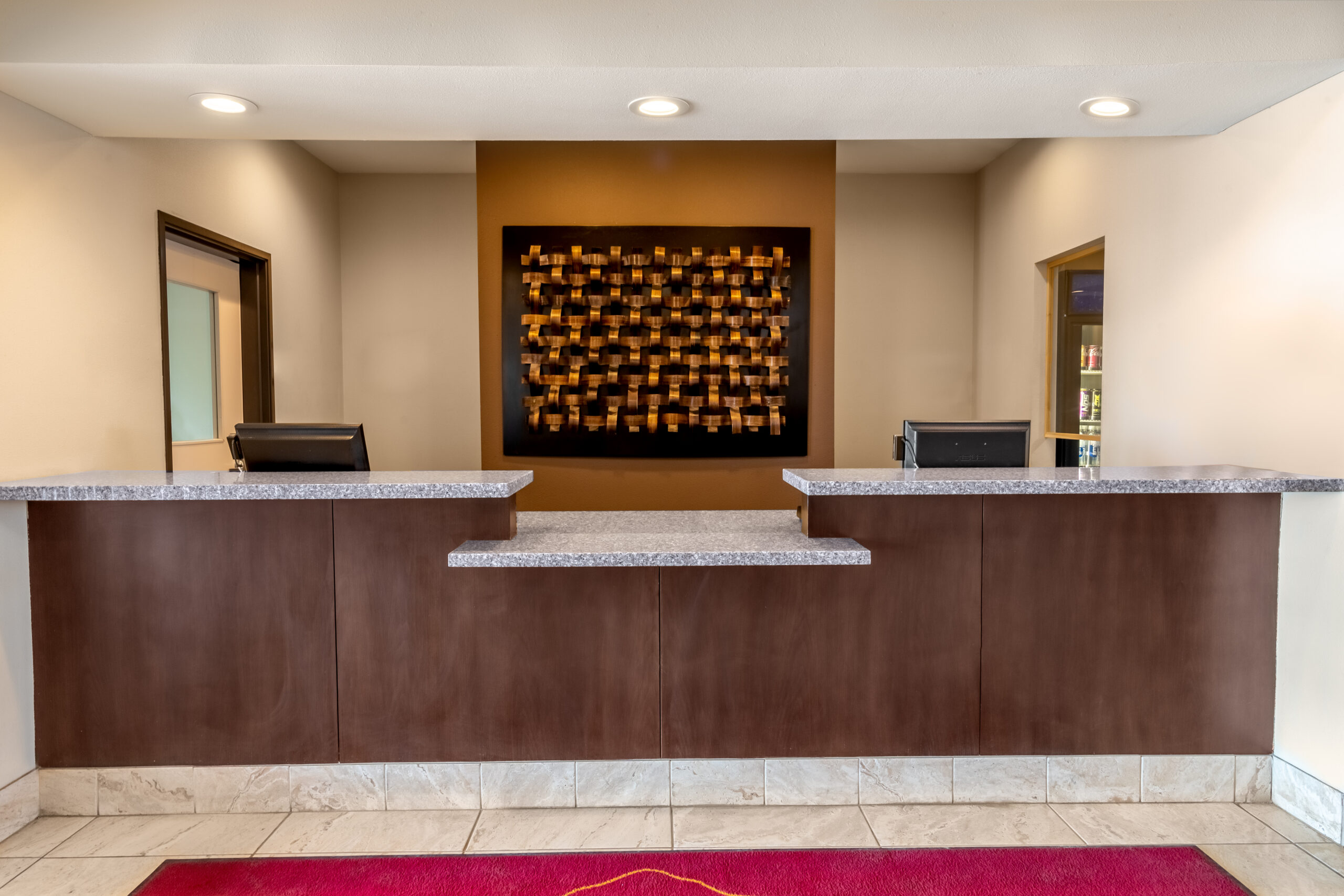 Landmark Suites_Lobby_1